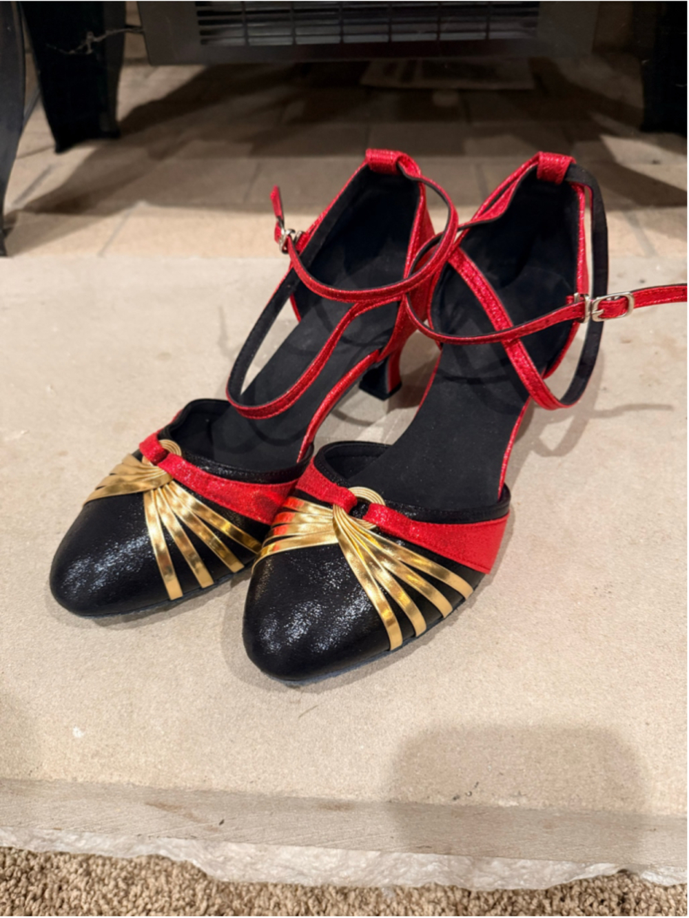 Women's Unbranded Heels Size 7.5 Red Black Gold